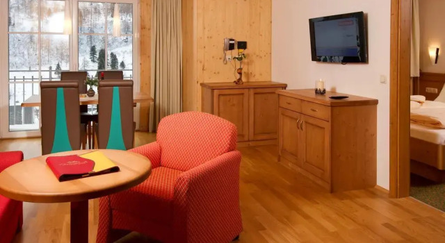 Appartement & Suiten Hotel Glöcknerin, Prenota Hotel Obertauern Salisburgo, vicino a Kehrkopfbahn