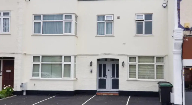 London Luxury Apartments 1min walk from Underground, with FREE PARKING FREE WIFI