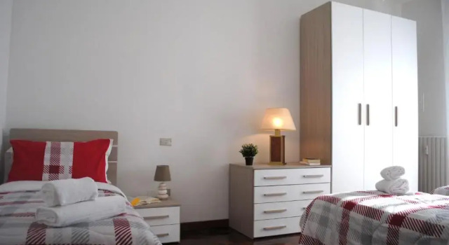 Bnbook-Costantino, Book Hotel 3-stjernede hoteller i Rho, 3*