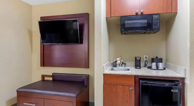 Четырёхместный люкс Comfort Suites Lakewood - Denver