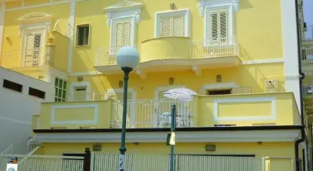 Mare e Castello, Book Hotel Hoteller i Manfredonia med parkering, Parkering
