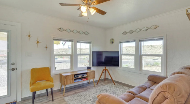 Route 66 Roadtripper Retreat w/ Private Backyard, Reserva ahora Casa o chalet Kingman Arizona