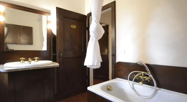 Вилла Villa with Private Swimming Pool in Hills near Cortona