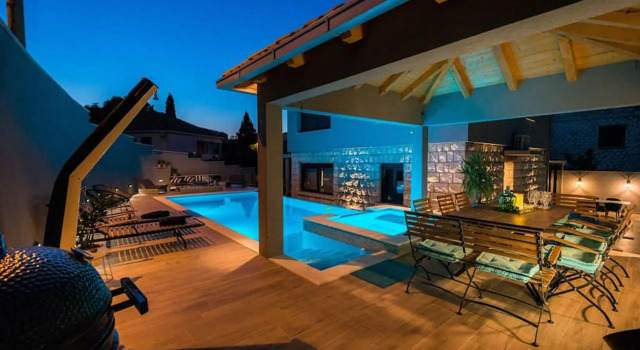 Gorgeous Villa in Dubrovnik with Swimming Pool, Забронировать Вилла Дубровник Регион Дубровника, рядом с Частный пляж Hotel Vis