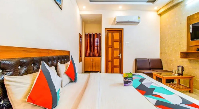 FabExpress Chandra Palace, Rezervovat Hotel Déhrádún Uttarakhand