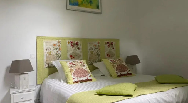Апартаменты Maison dhôtes "Les Jardins de Mazamet"