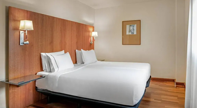 Двухместный номер Standard с видом на бассейн AC Hotel La Línea by Marriott