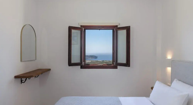 Люкс c 1 комнатой с видом на море Zatrikion Santorini Villas