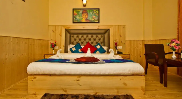 Номер Deluxe New Harmony Inn