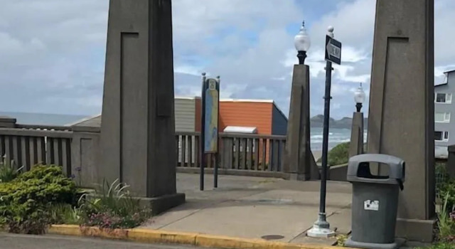 Ocean View and Modern Comforts - Stunning Nye Beach Retreat, Book Hotel Newport Oregon Coast