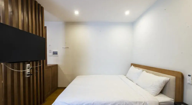 Luxury Housing Art Gallery 39 Linh Lang, Забронировать Отель Бадинь Ханой