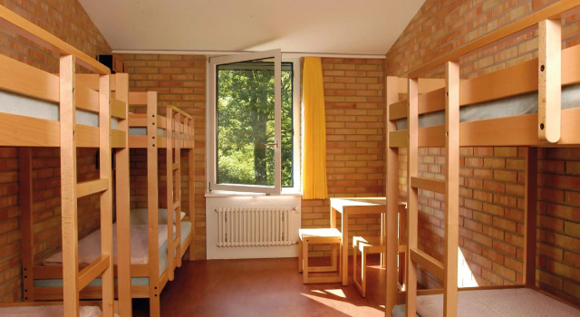 Кровать в общем номере St. Gallen Youth Hostel