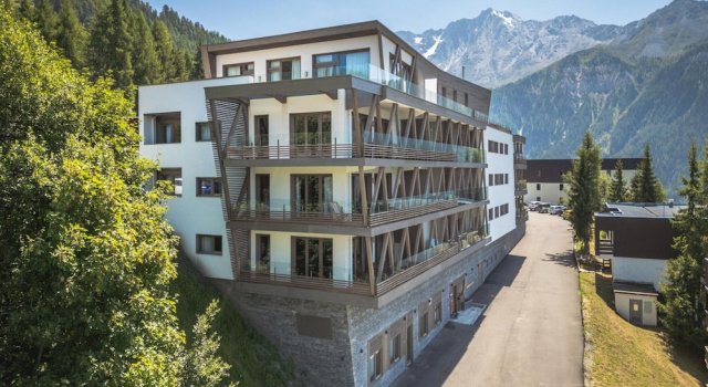Family Apartment in Paradiski Area, Rezervasyon Daire Plan-Peisey otoparklı oteller, Otopark