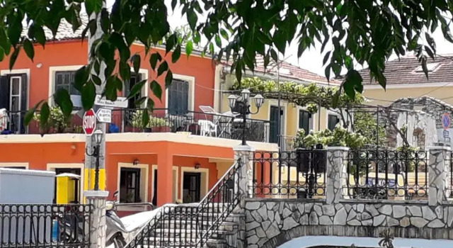 Коттедж с 2 комнатами Theodora House