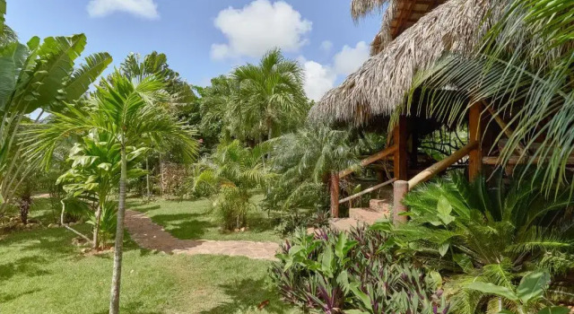 Вилла с 4 комнатами CHALET TROPICAL Hotel & Pool Bar Restaurant