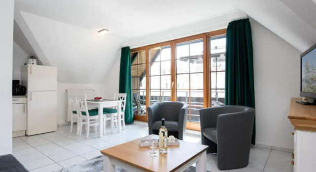 Alte Bergstrasse 6, Wohnung 9, Забронировать Отель Шарбойц Holstein Switzerland