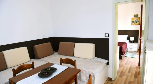 Apartments Zdjelar