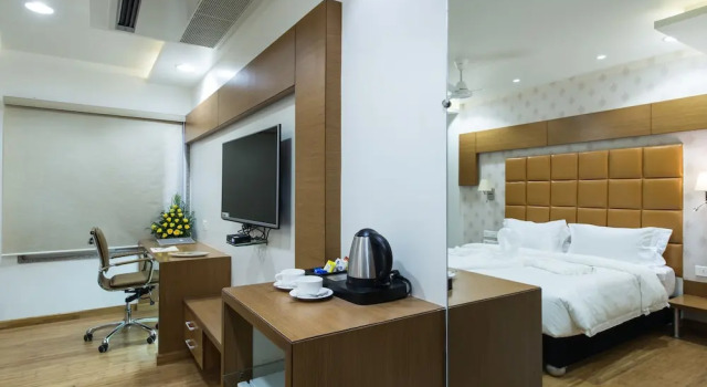 Hotel Atishay, Забронировать Отель Бхопал штат Мадхья-Прадеш, рядом с Железнодорожный вокзал Хабибгандж