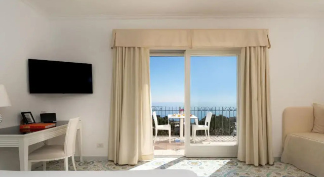 Трёхместный номер с видом на море Hotel Syrene