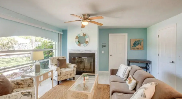 2 Mi to Beach: Canal-front Home in Cape Coral!