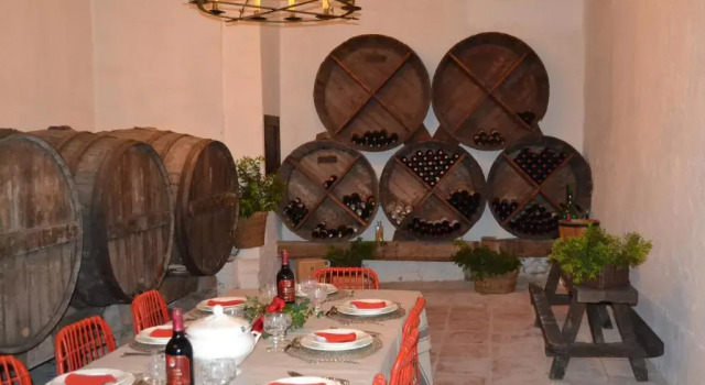 Masia Sitges Mas Peirot Geniune Farmhouse 20 min walk from beaches 60 Heactares of Wine Fields Garden AC Until 18 people, Prenota Hotel Cubelles Costa del Garraf