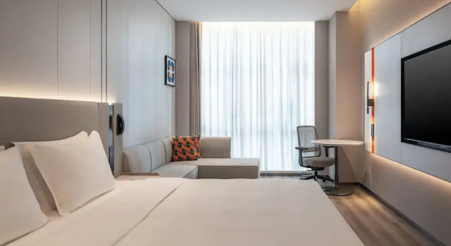 Двухместный номер Standard с видом на город Holiday Inn Express Kunming Dianchi Rixin Road by IHG