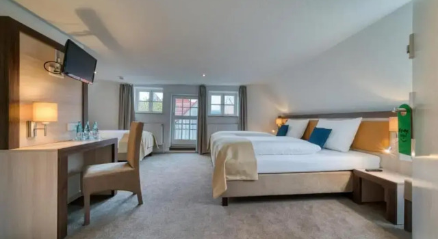 Трёхместный номер Economy Hotel Am Fischmarkt