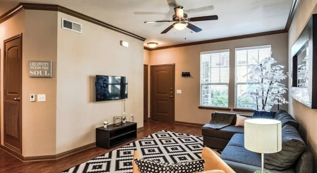 Dog-Friendly Woodlands Townhouse Near Market St.