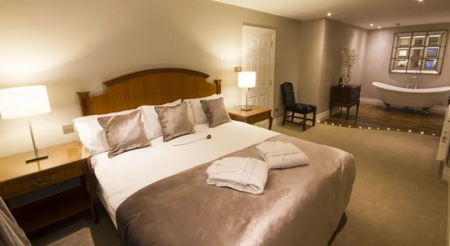 Номер Standard TF Royal Hotel & Theatre