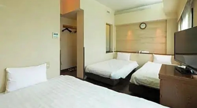 Трёхместный номер Economy New Oriental Hotel