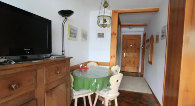 Cuntainta B25, Book Apartment St. Moritz 