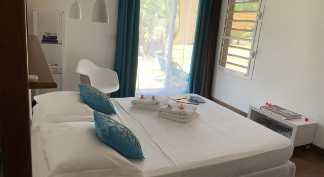 Poé Côté Lagon Beach Bungalows, Book Hotel Hotels in Bourail with Breakfast, Breakfasts