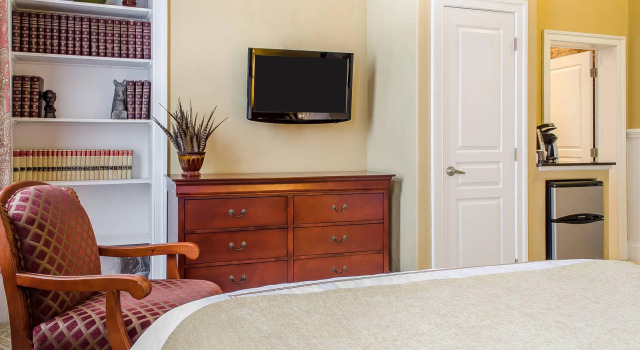 Четырёхместный номер Standard The Federal Pointe Inn Gettysburg, an Ascend Collection Hotel