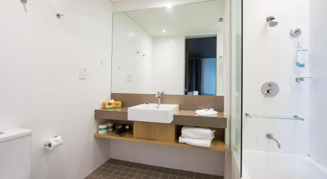 Люкс Alpha Hotel Eastern Creek