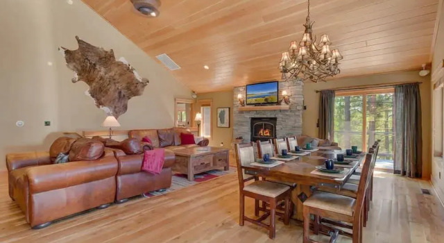 Golden Bear Lodge - Four Bedroom Home