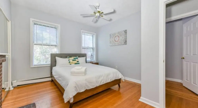 Spacious 2br/1ba Beacon Hill Apt Near MGH, Забронировать Отель Отели Бостона 3 звезды, рядом с Boston Public Market, 3*
