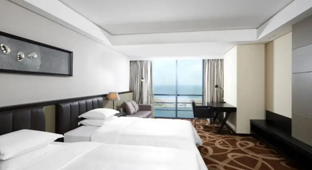 Четырёхместный номер Standard с видом на море Four Points by Sheraton Qingdao, West Coast