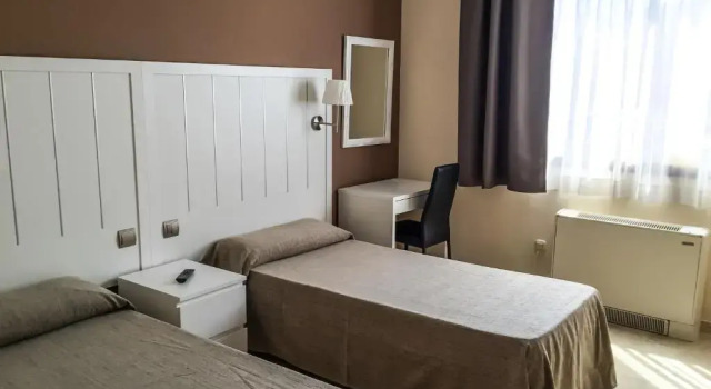 Трёхместный номер Standard Hotel Alguer