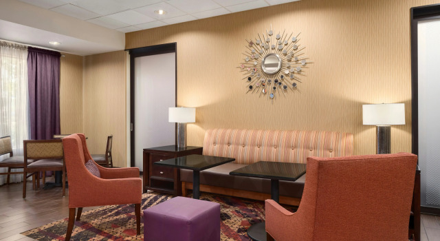 Hampton Inn Belle Vernon, Rezerwuj Hotel Belle Vernon 