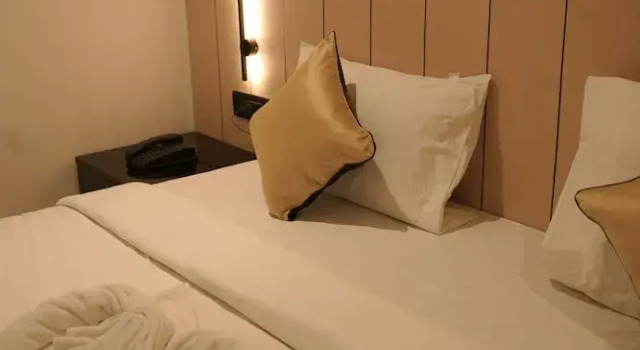 Номер Deluxe Crown Park Luxury Hotel