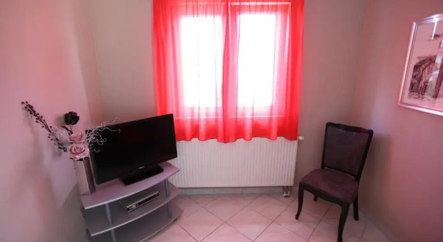 Апартаменты с 2 комнатами с балконом и с видом на море Apartments Salona