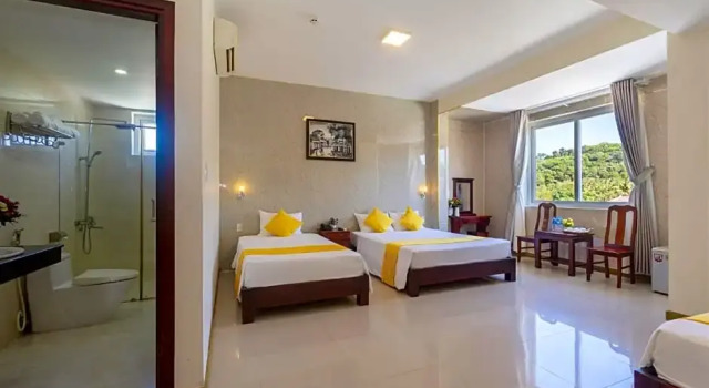 Семейный номер Standard с видом на горы KLC Holidays Phu Quoc Hotel