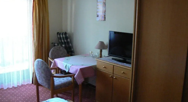 Haus Evelyn / Haus Heidemarie, Varaa Hotelli Hotellit Baijeri pysäköinnillä, Pysäköinti