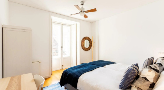 JOIVY Chiado Self Check-In 2-BR Flat w/Parking