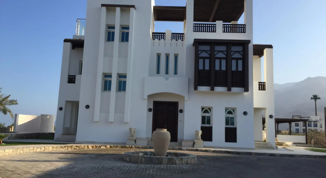 Вилла с 4 комнатами Le Sifah Resort Apartments