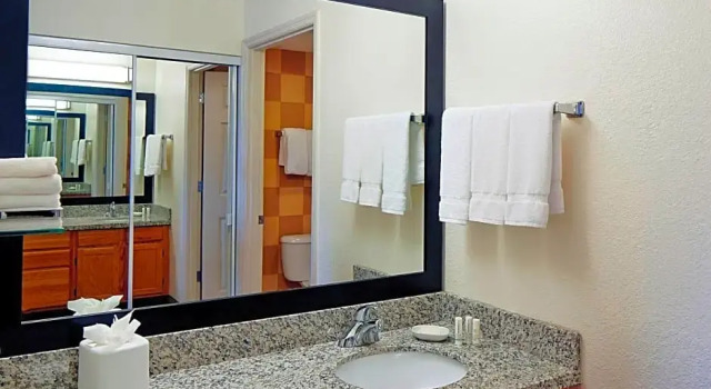 Четырёхместный люкс с 2 комнатами Residence Inn by Marriott Bloomington by Mall of America