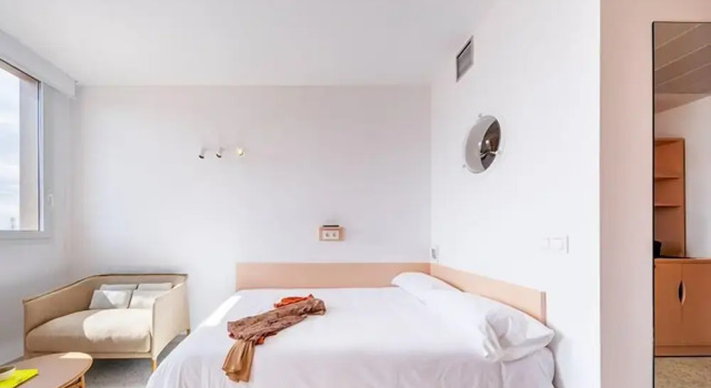 Номер Superior Hotel Valencia Tower