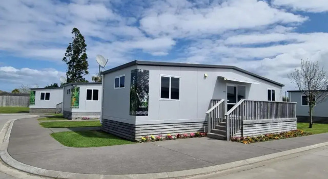 Люкс Deluxe с 2 комнатами Riverside Whakatane Holiday Park