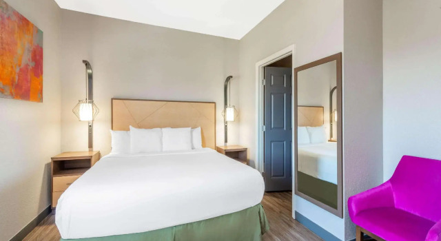 Двухместный номер Deluxe La Quinta Inn & Suites by Wyndham Ft. Pierce