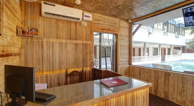 Hotel Pleasure Inn near Turtle Beach- Morjim, Rezerwuj Hotel Hotele w Pernem z parkingiem, Parking